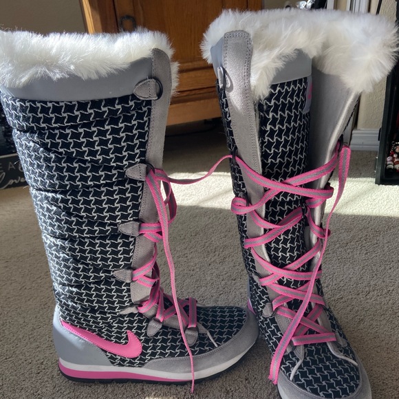 nike carico high women's boots